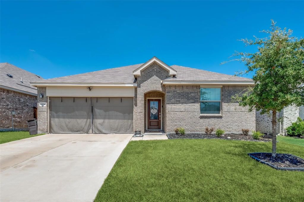 11425 Silver Queen Drive, Aubrey