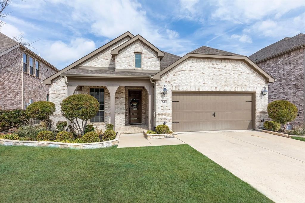 9605 Sunset Lane, Oak Point