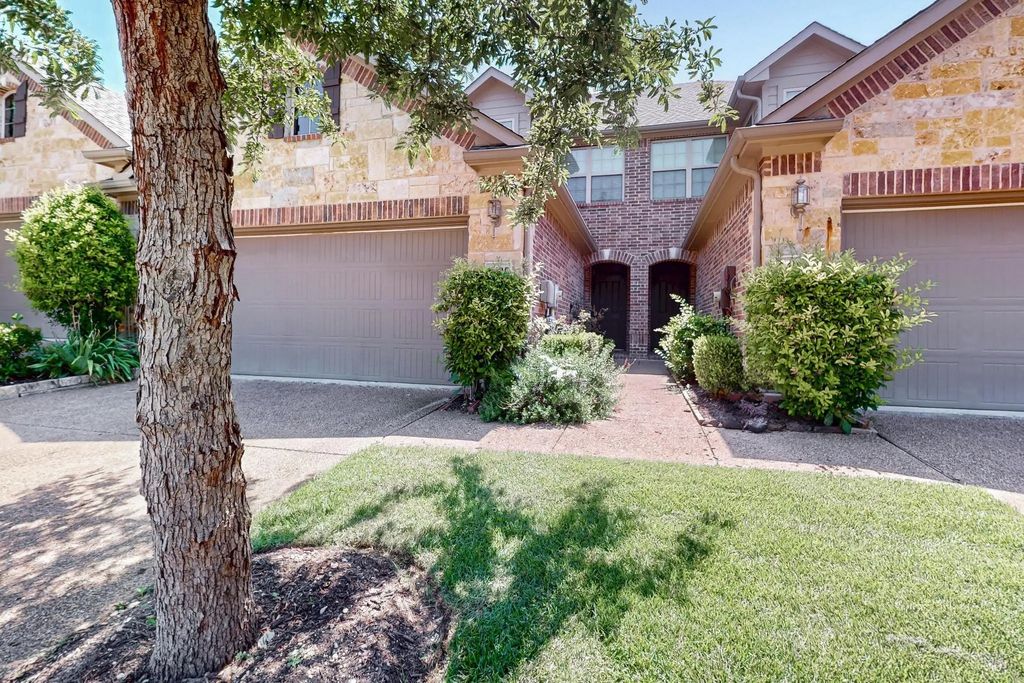 6106 Black Swan Circle, Garland