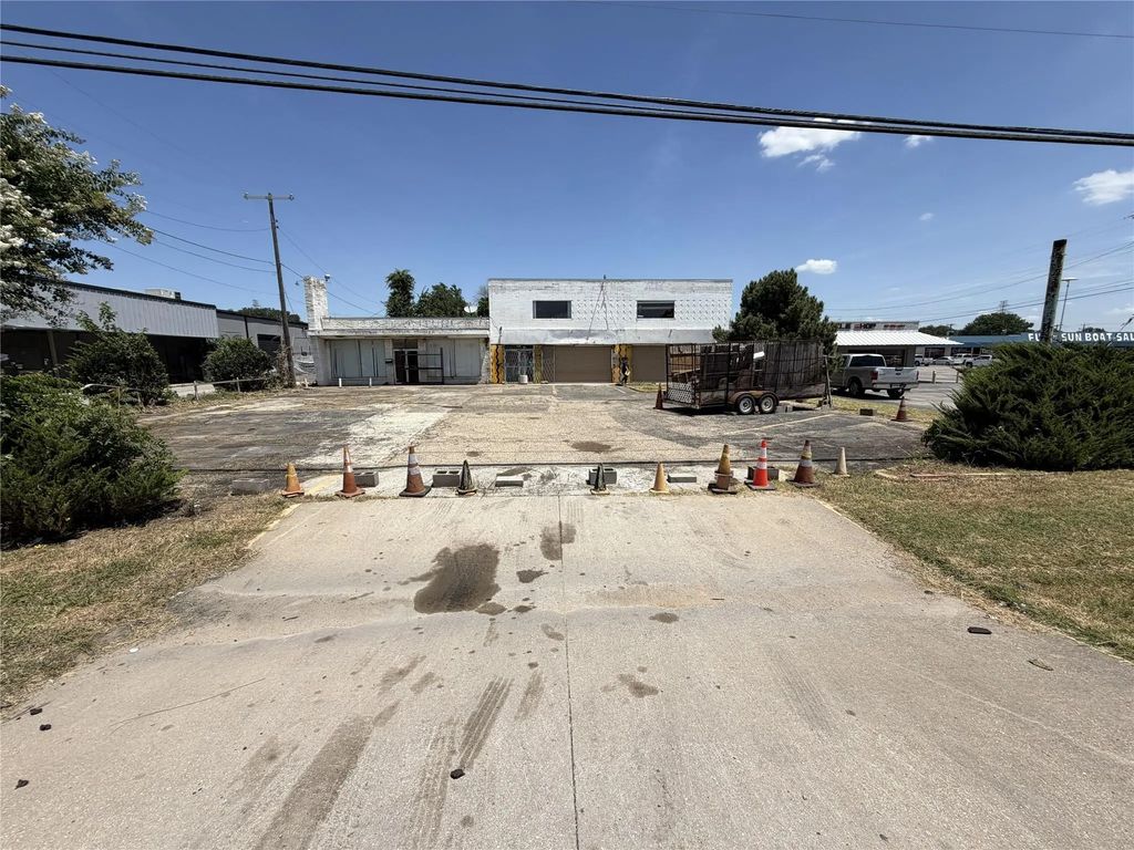 336 W Hurst Boulevard, Hurst
