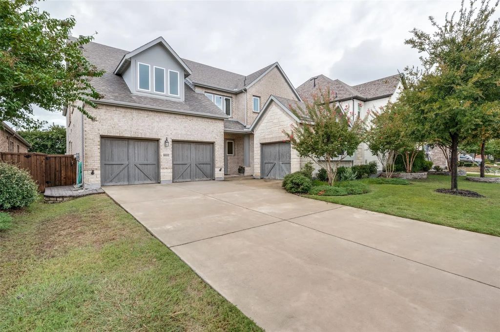 8044 Sarahville Drive, Dallas