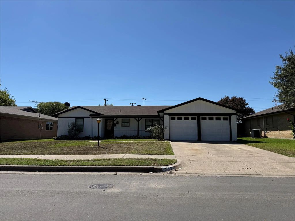 313 Linda Drive, Burleson
