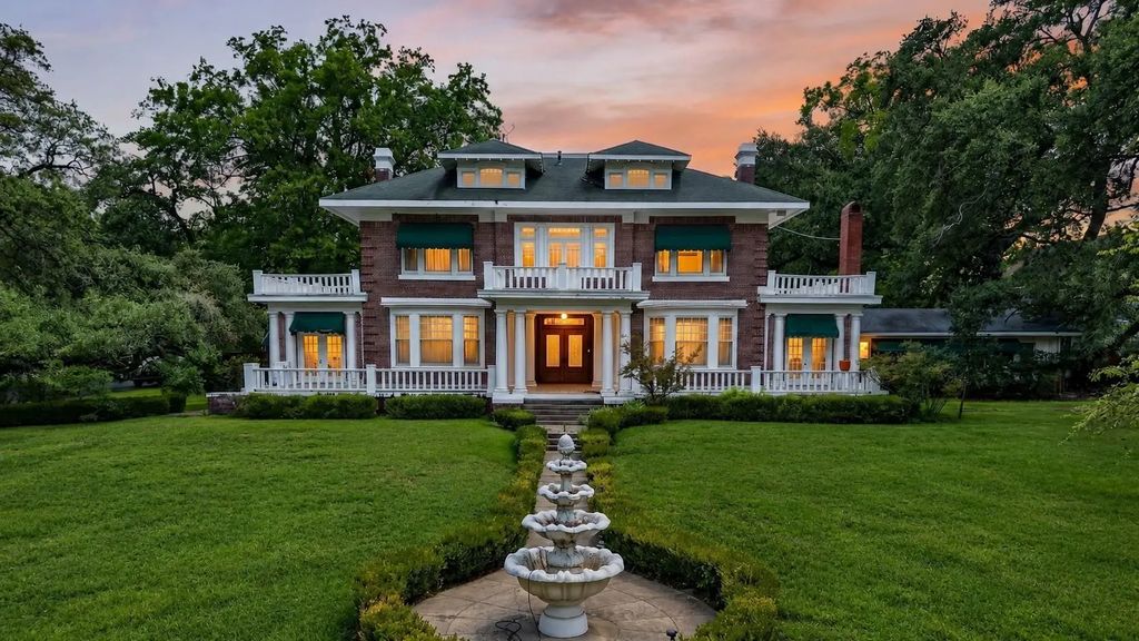 2611 Fairfield Avenue, Shreveport