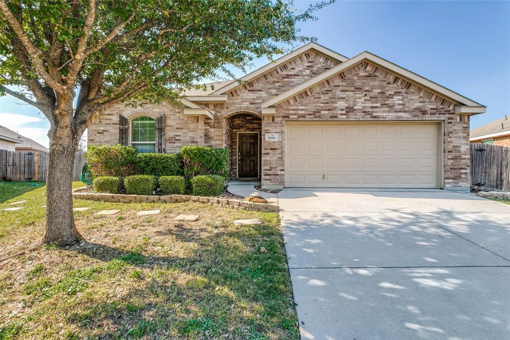 11204 Beechgrove Court, Fort Worth