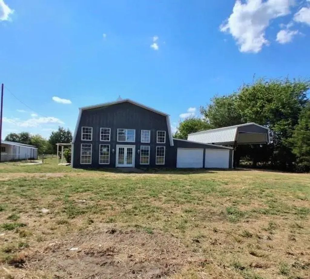 833 County Road 33100, Sumner