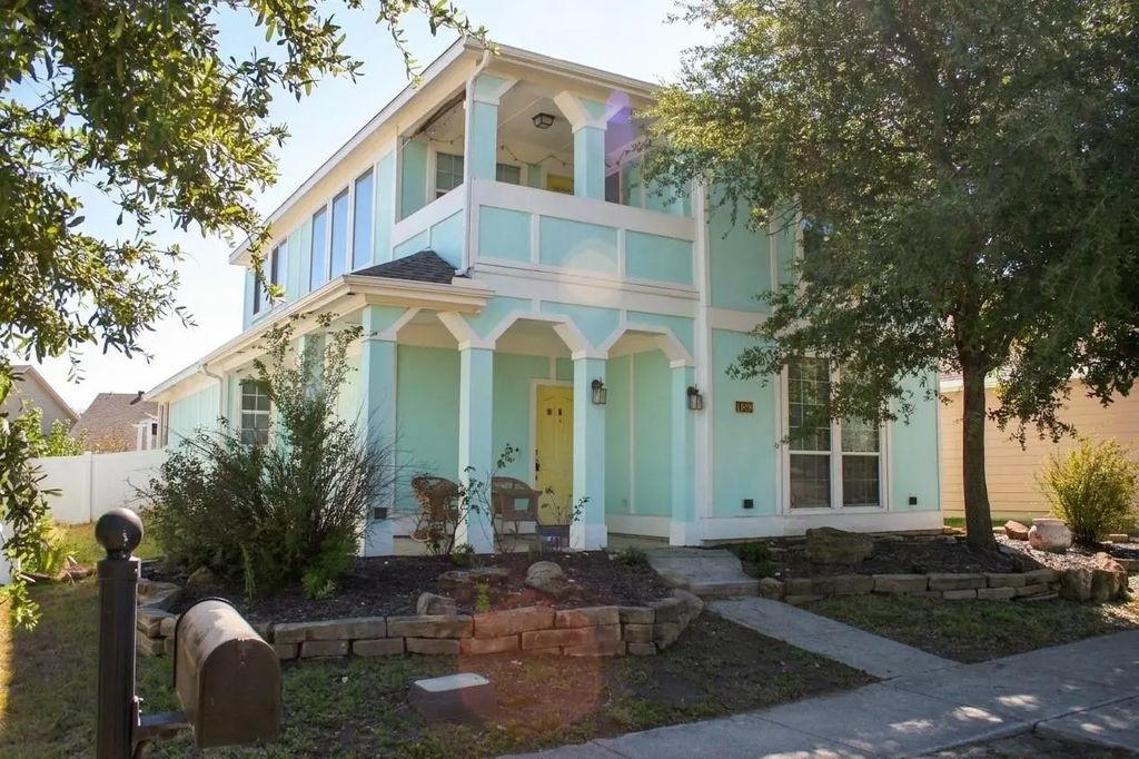 11029 Caldwell Lane, Fort Worth