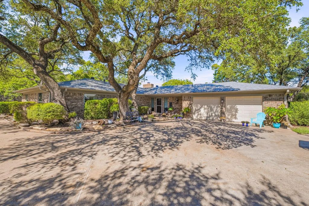 4304 Acoma Court, Granbury