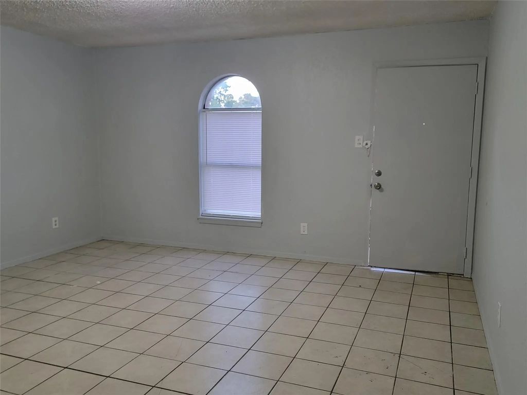 214 Sherwood Lane #5, Clyde