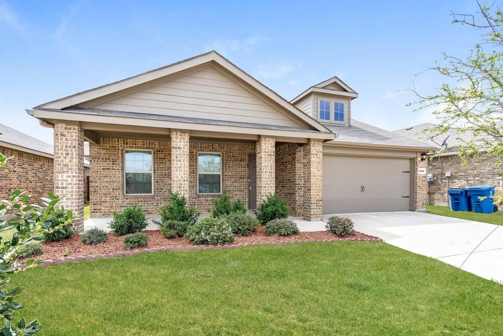 2212 Tombstone Road, Forney