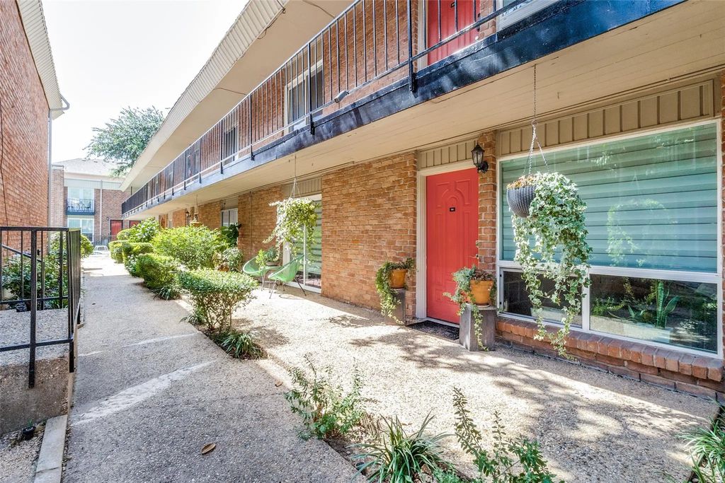 4340 Cedar Springs Road 109, Dallas