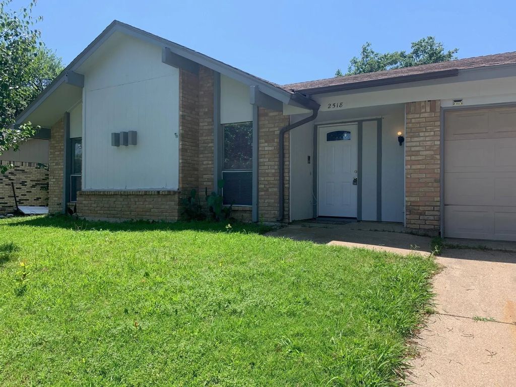 2518 Highgate Drive, Arlington