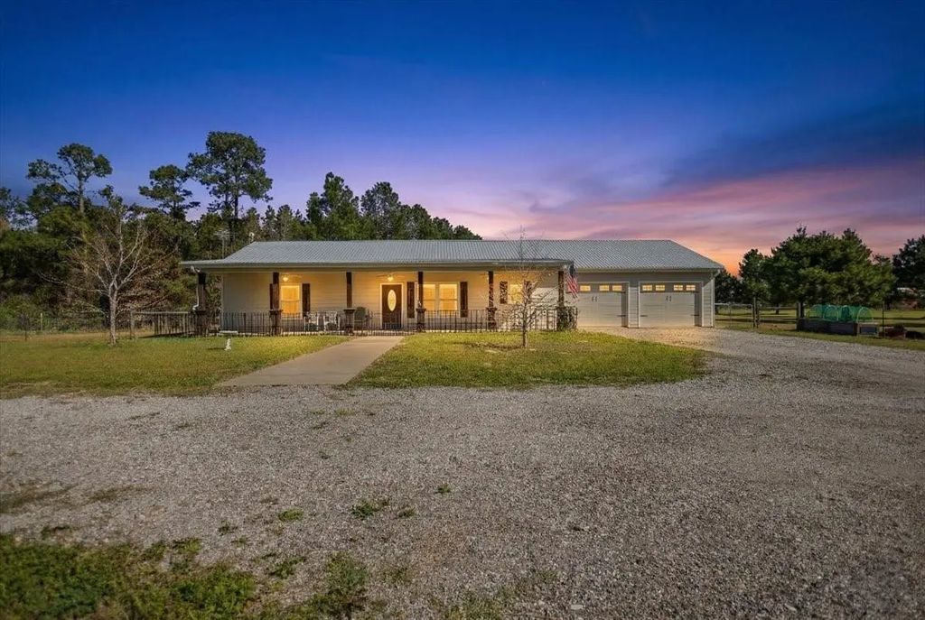 256 County Road 2749, Mineola