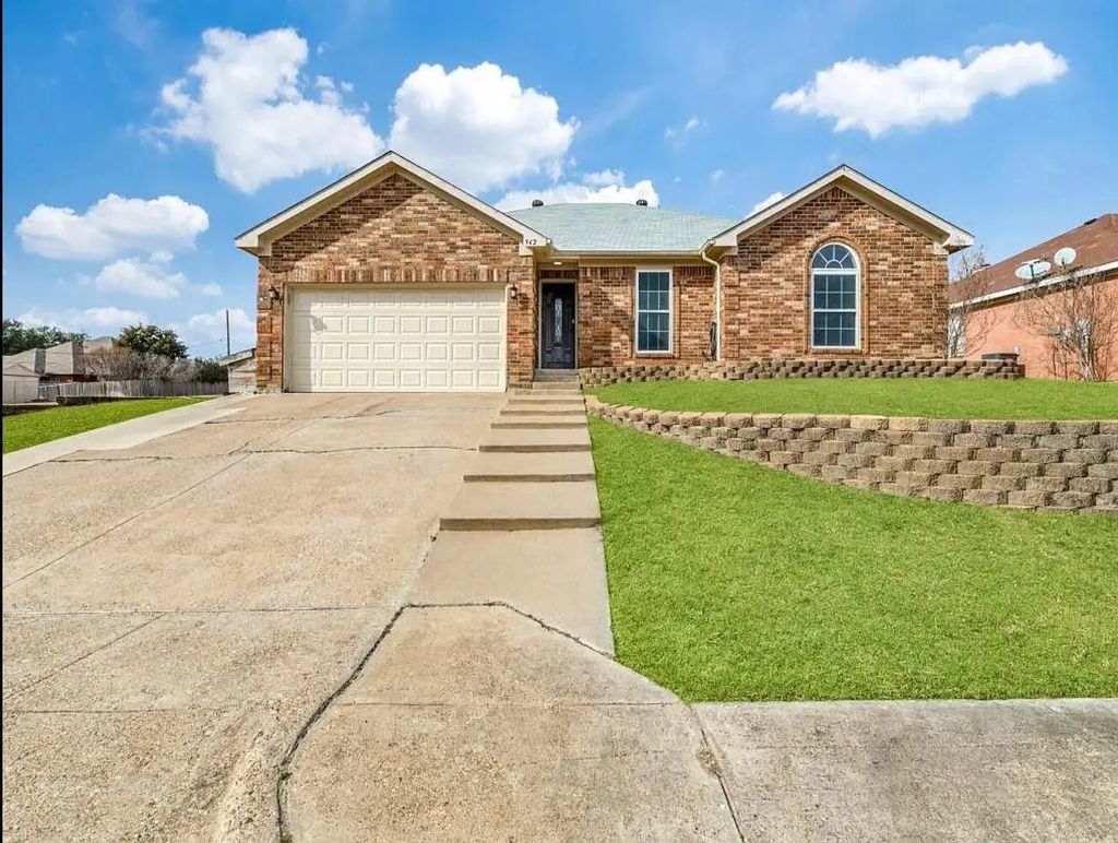 942 Jacobs Crossing Court, Burleson