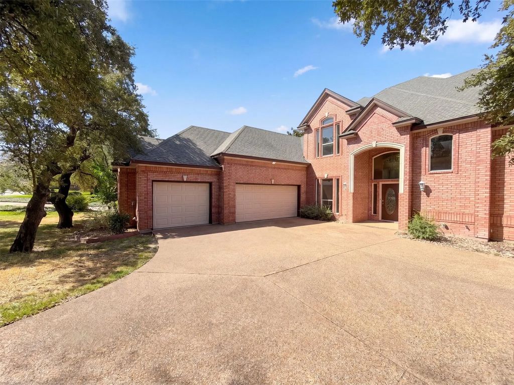 9313 Dosier Cove W, Fort Worth