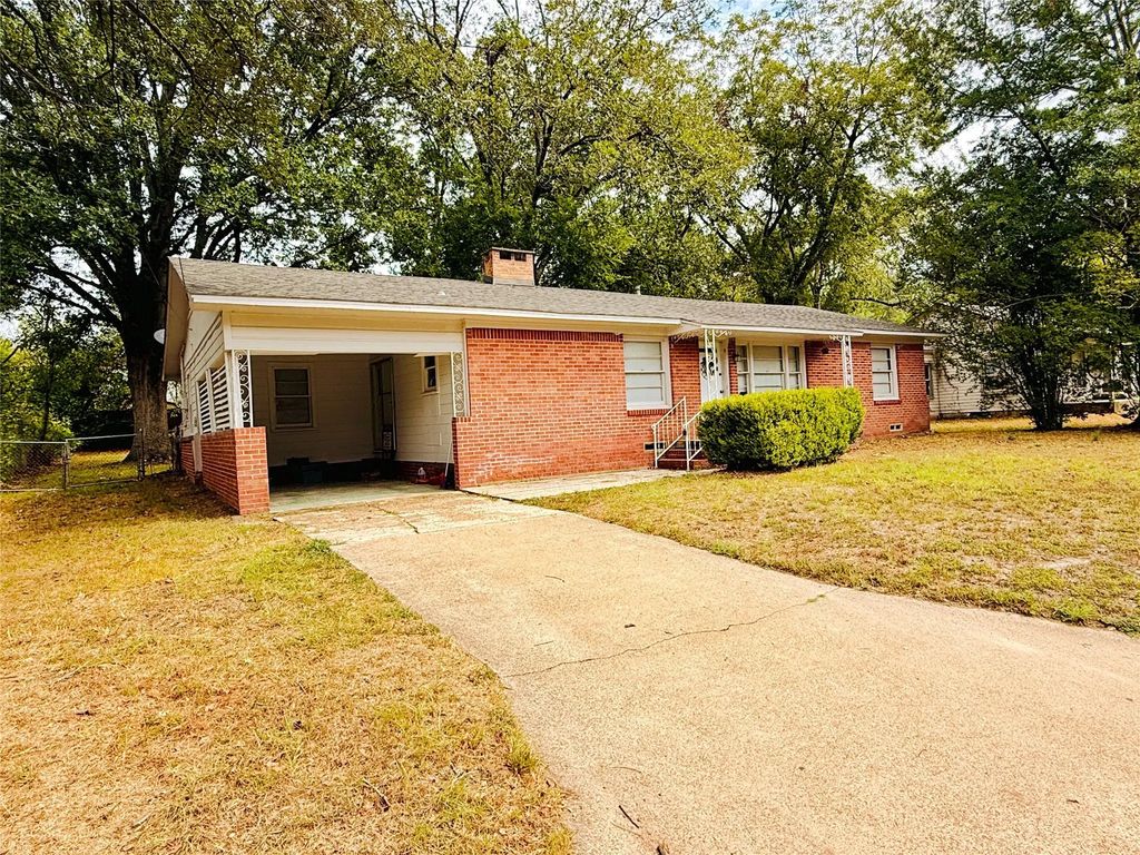 514 Mcmillan Drive, Winnsboro
