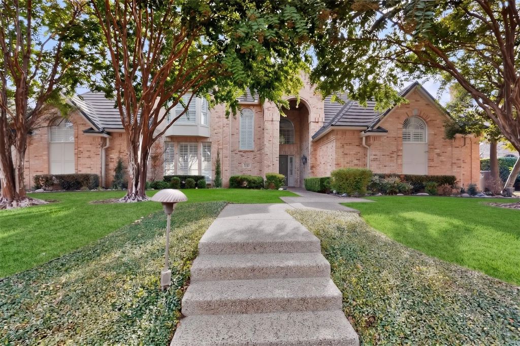 4536 Briar Oaks Circle, Dallas
