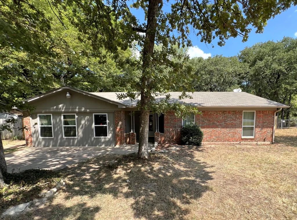 213 Glenhaven Drive, Azle