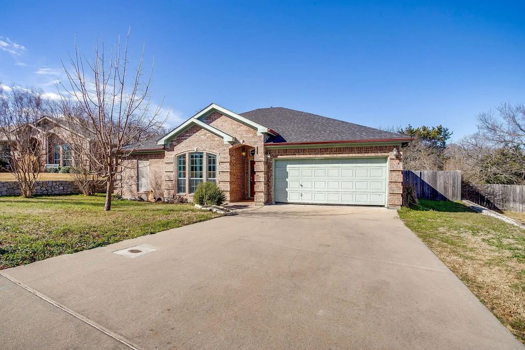 2226 Creek Side Drive, Weatherford