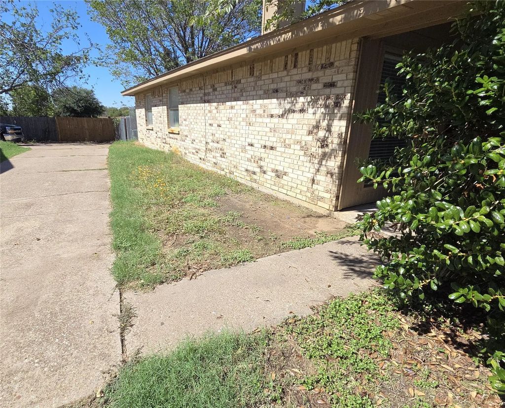 2400 Monte Carlo Drive A, Arlington