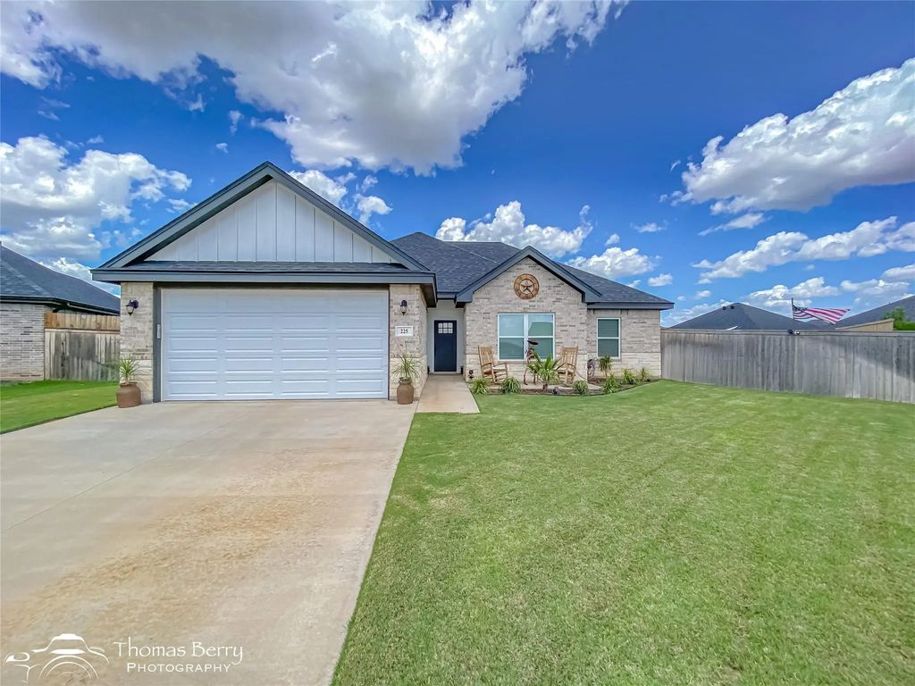 225 Moon Beam Path, Abilene