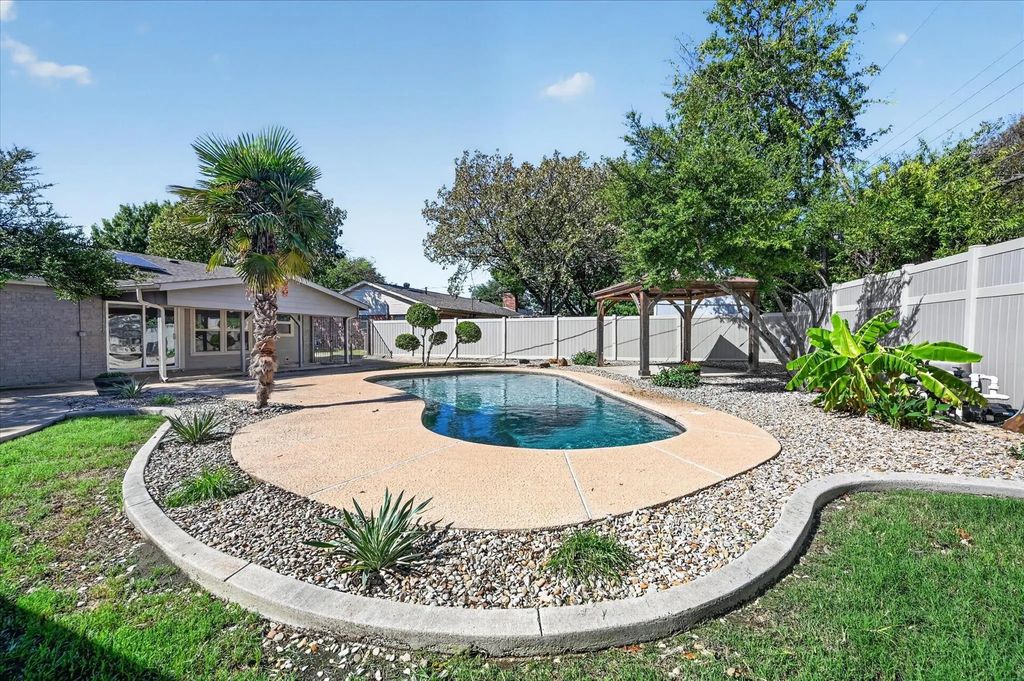 521 E Glendale Street, Crowley