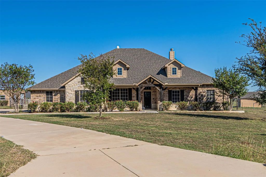 7812 Grain Court, Godley