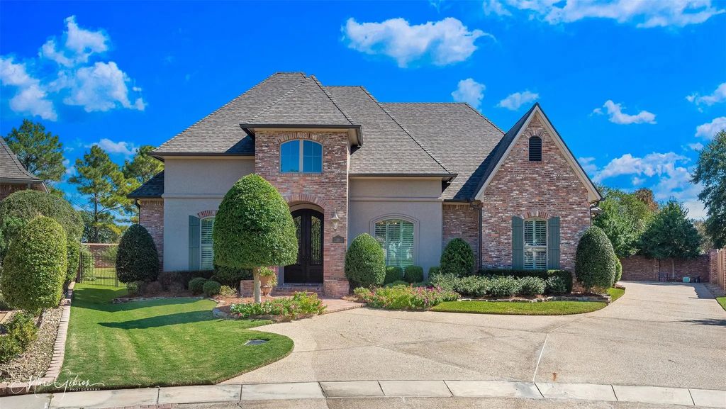 205 Summertree Court, Bossier City