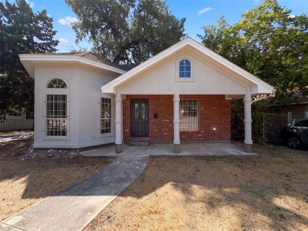 1322 E Waco Avenue, Dallas