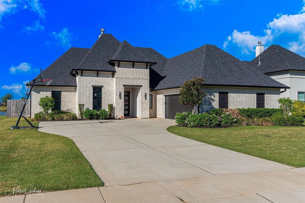 926 Chisolm Trail, Bossier City