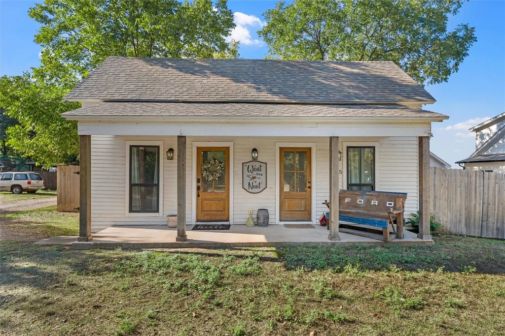 605 W Ronda Street, West
