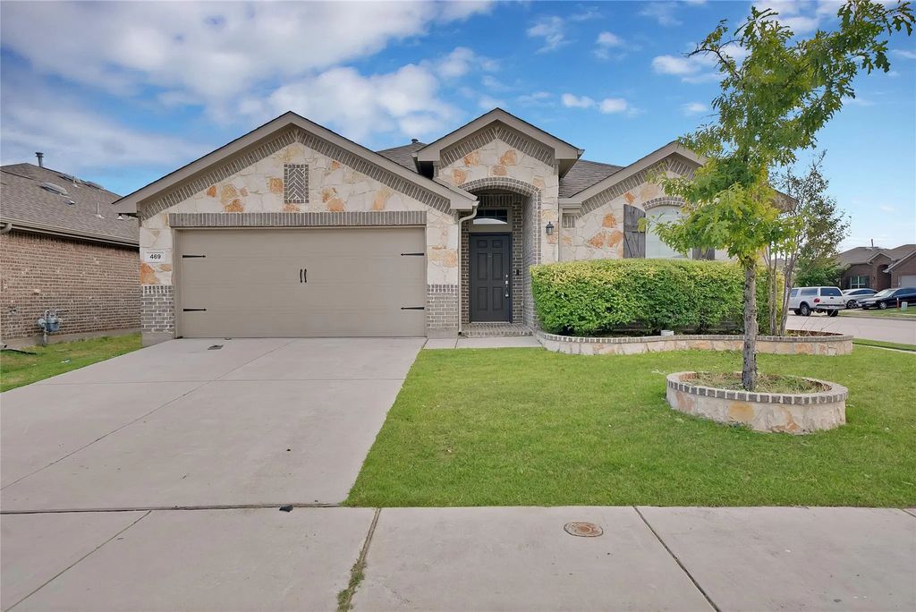 469 Pollyann Trail, Fort Worth