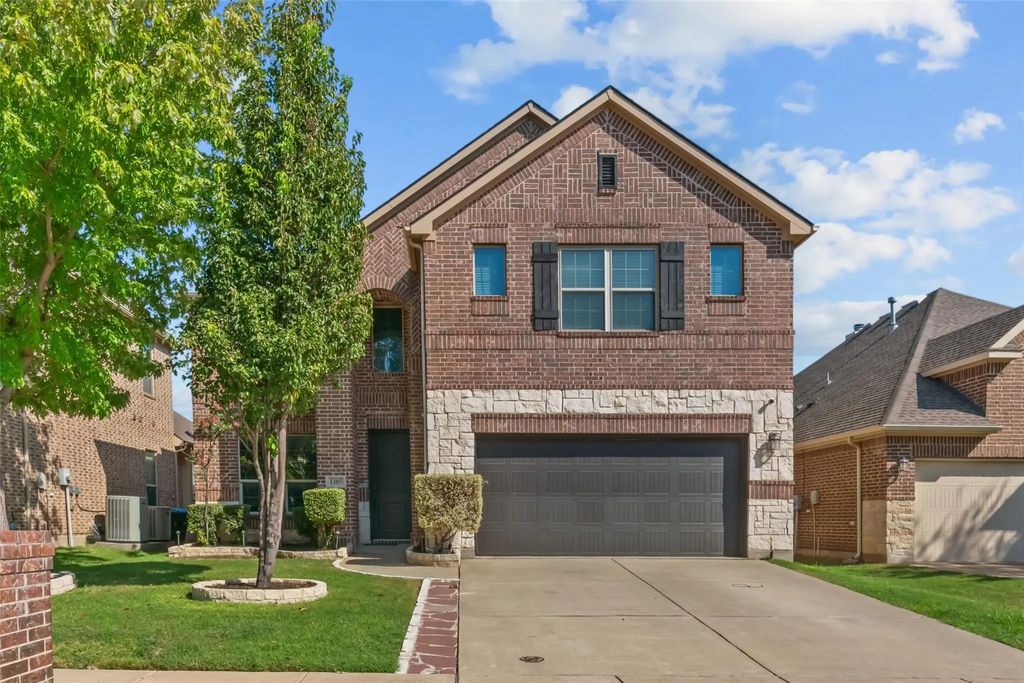 1305 Realoaks Drive, Fort Worth