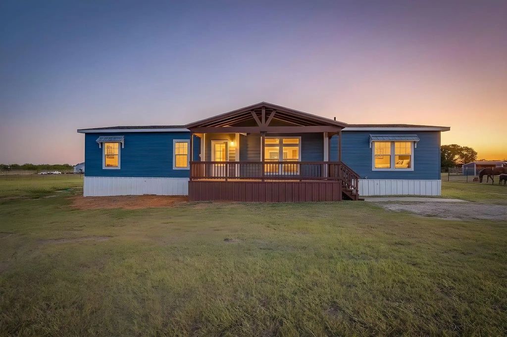 1417 County Road 310a, Cleburne