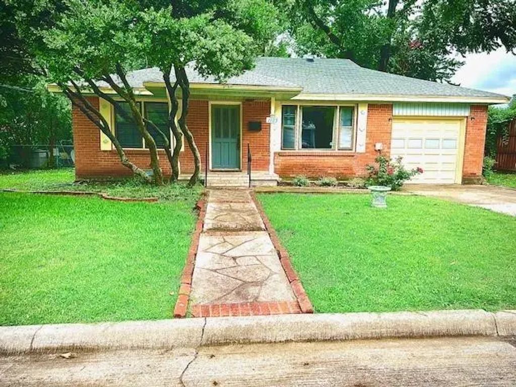1103 L Avenue, Plano