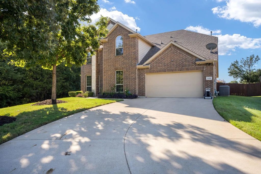 1300 Bellingham Circle, Glenn Heights