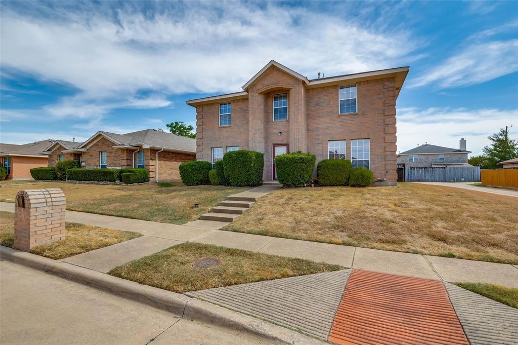 1308 Arbordale Court, Lancaster