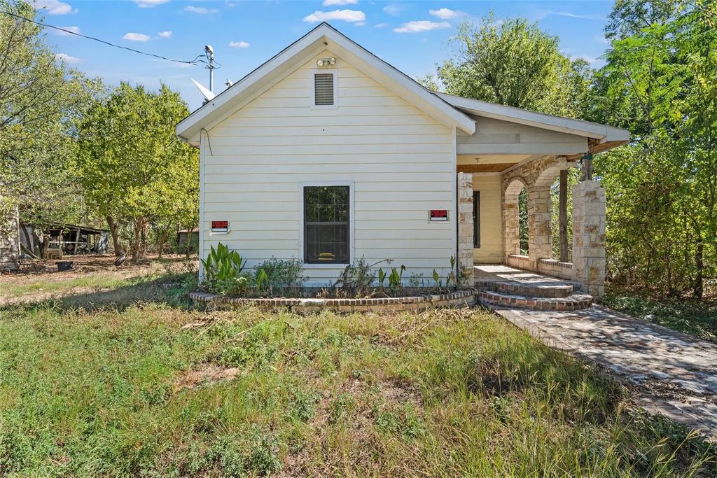 404 Eddins Street, Marlin