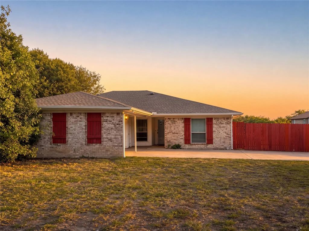 1800 Camelot Cove, Plano
