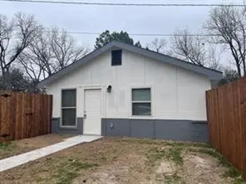 1903 Shawnee Street B, Denton
