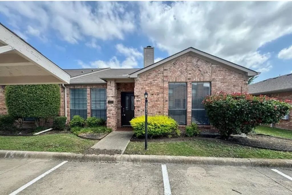 3500 E Park Boulevard 18, Plano