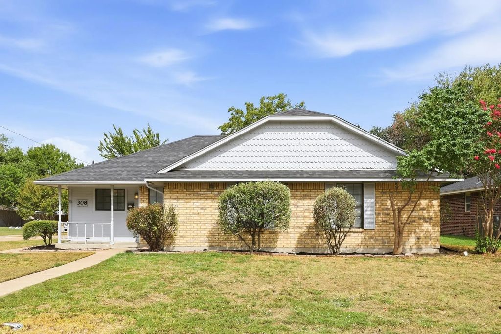 308 Floyd Street, Waxahachie