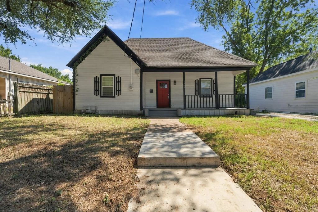 1207 Paul Quinn Street, Waco