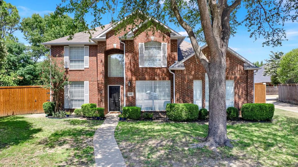 1101 Easton Lane, Allen