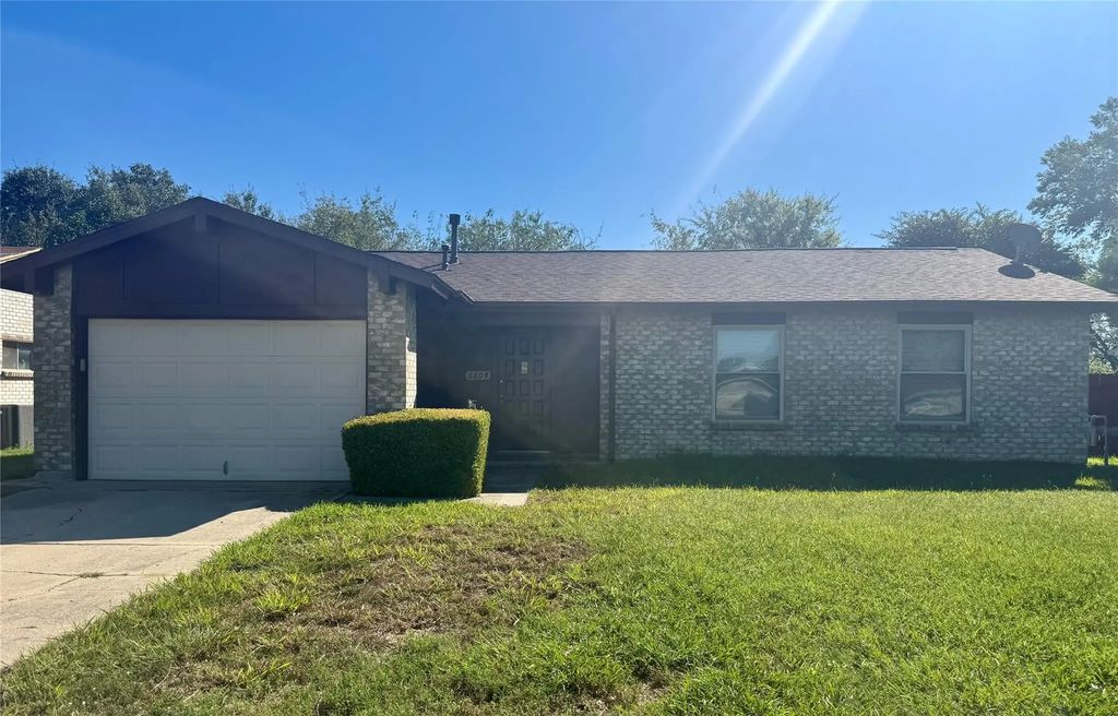 6604 Brookshire Trail, North Richland Hills