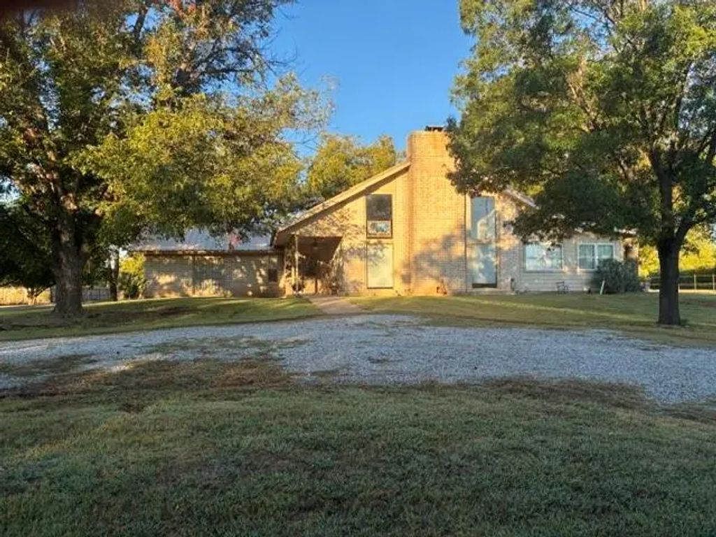 180 County Road 148, Albany