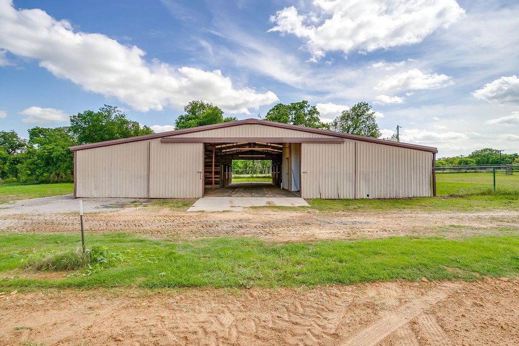 2196 Old Agnes Road, Weatherford