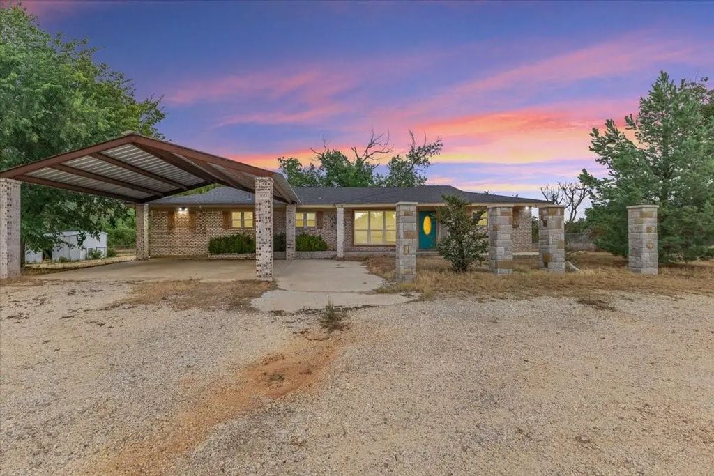 760 College Farm, Stephenville
