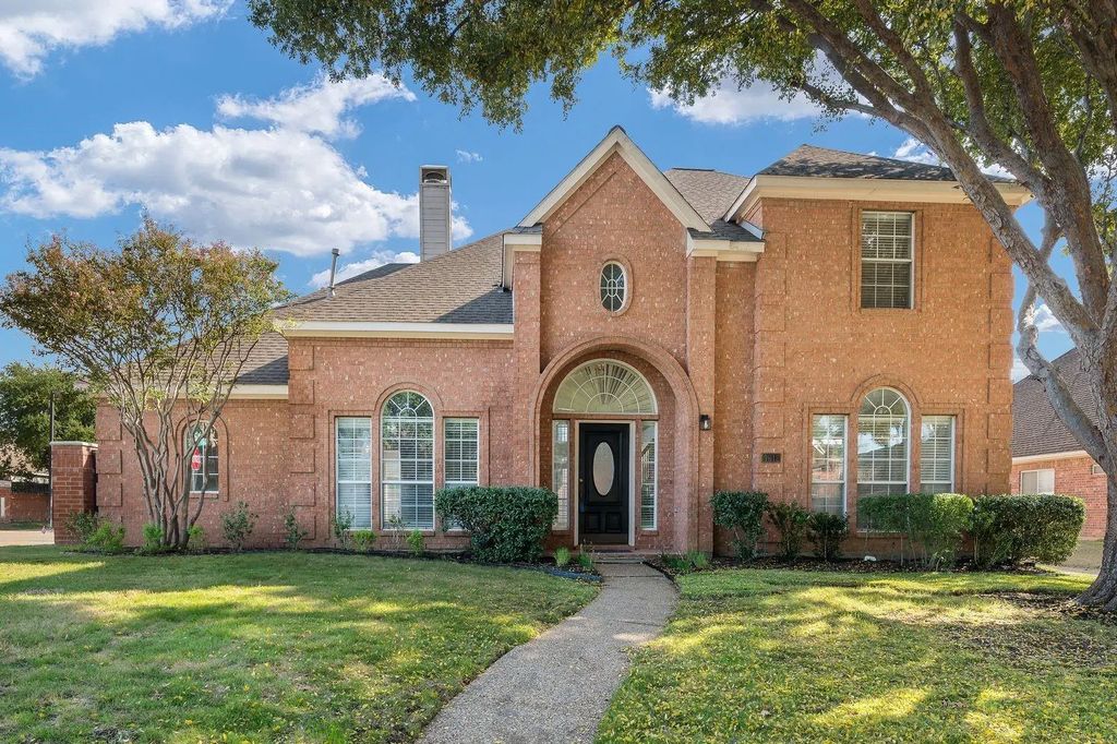 9612 E Oaks Lane, Irving