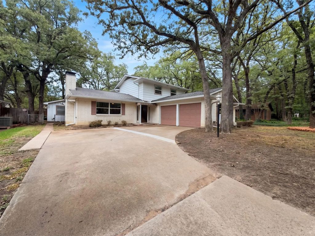 3411 Halifax Drive, Arlington