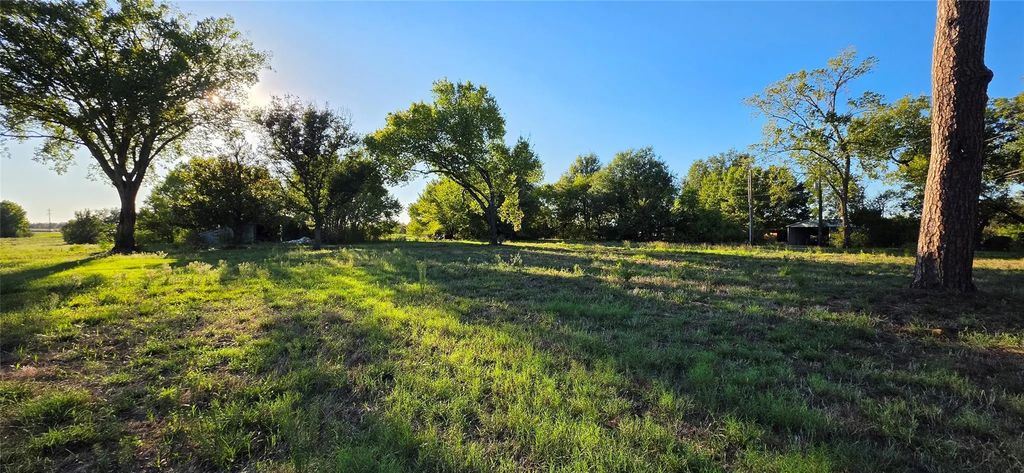 N Waldrip Street, Grand Saline